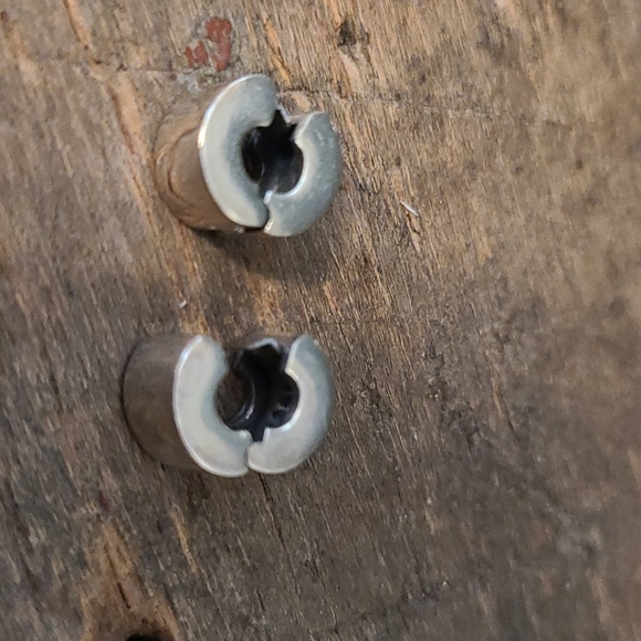 Pandora - Picture 5 of 6